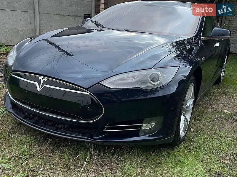 Tesla Model S 2013