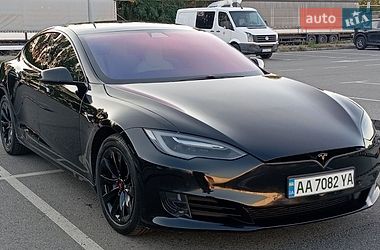 Ліфтбек Tesla Model S 2017 в Києві
