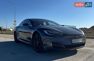 Ліфтбек Tesla Model S 2016 в Вінниці