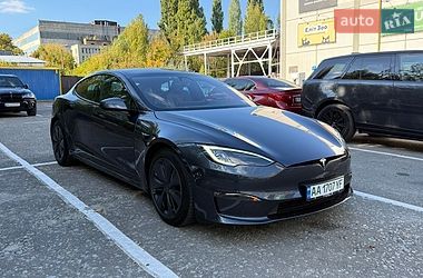 Лифтбек Tesla Model S 2023 в Киеве