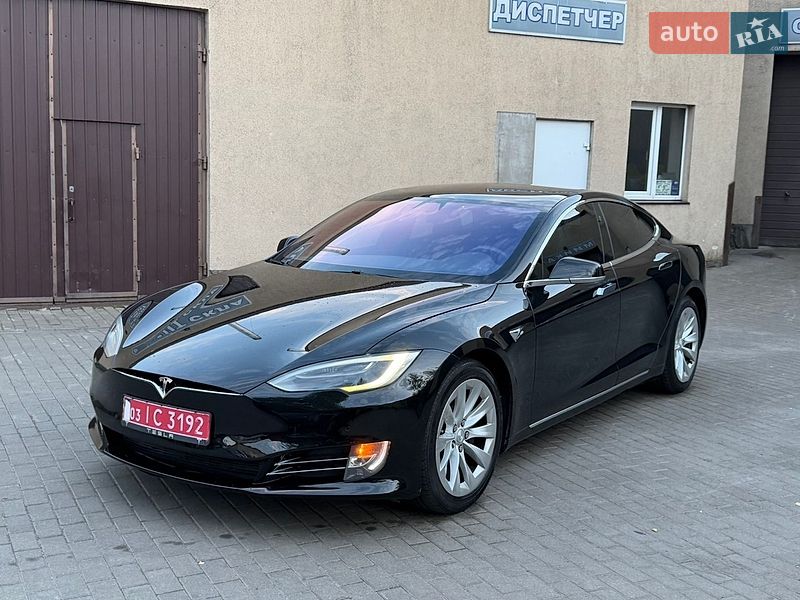Лифтбек Tesla Model S 2017 в Владимире
