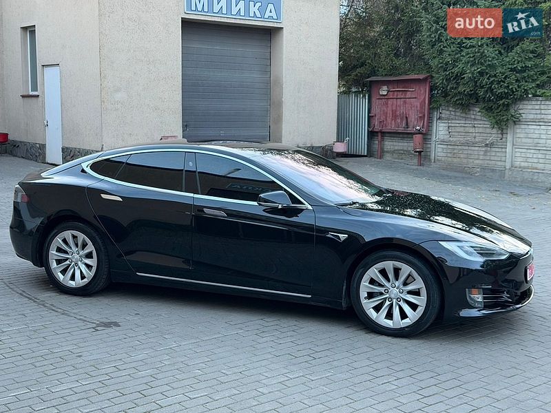 Лифтбек Tesla Model S 2017 в Владимире