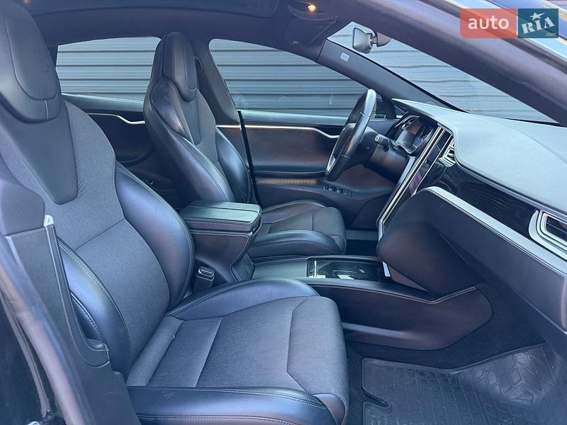 Лифтбек Tesla Model S 2017 в Владимире