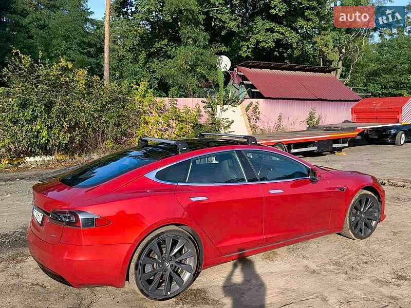 Ліфтбек Tesla Model S 2018 в Ірпені