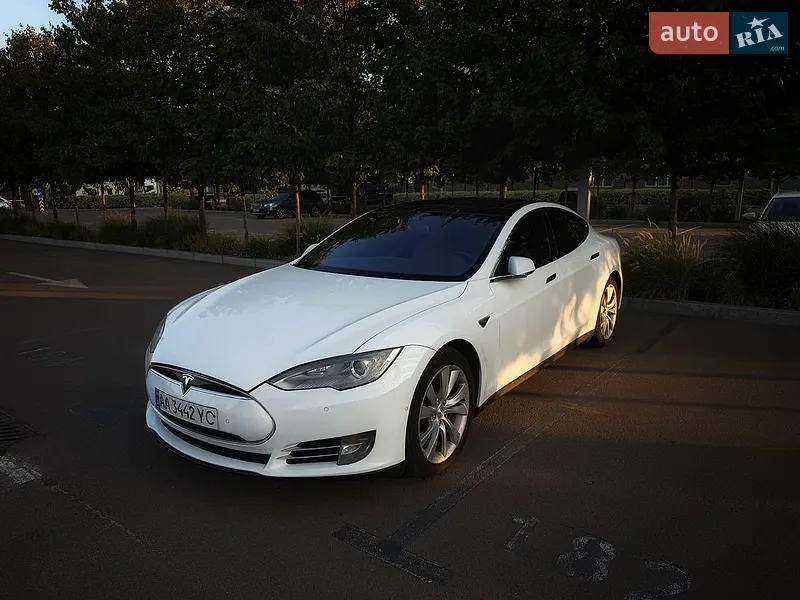 Tesla Model S