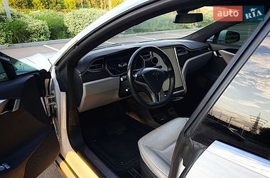 Лифтбек Tesla Model S 2015 в Киеве