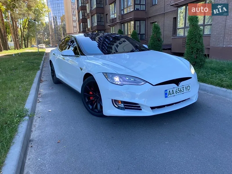 Tesla Model S 2013