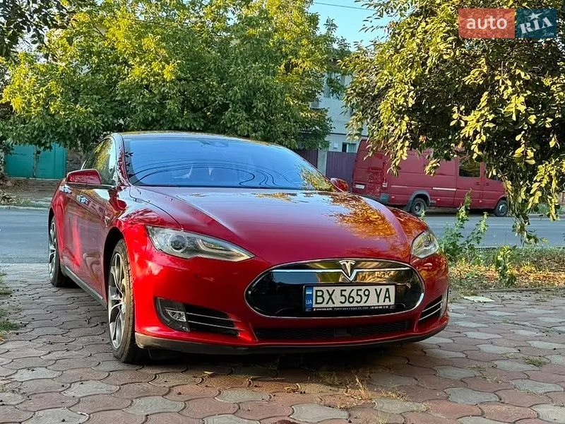 Tesla Model S 2014
