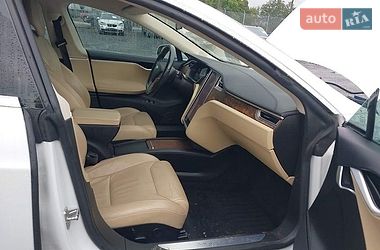 Лифтбек Tesla Model S 2017 в Ивано-Франковске