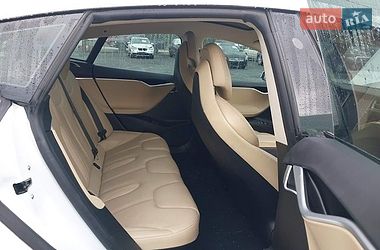 Лифтбек Tesla Model S 2017 в Ивано-Франковске