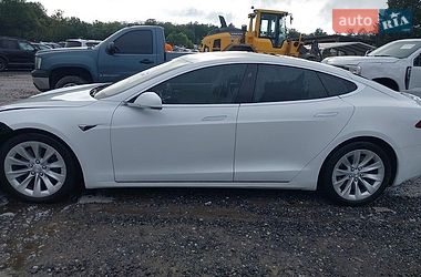 Лифтбек Tesla Model S 2017 в Ивано-Франковске