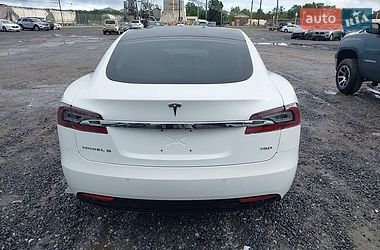 Лифтбек Tesla Model S 2017 в Ивано-Франковске