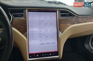 Лифтбек Tesla Model S 2017 в Ивано-Франковске