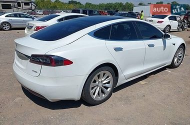 Лифтбек Tesla Model S 2018 в Черновцах