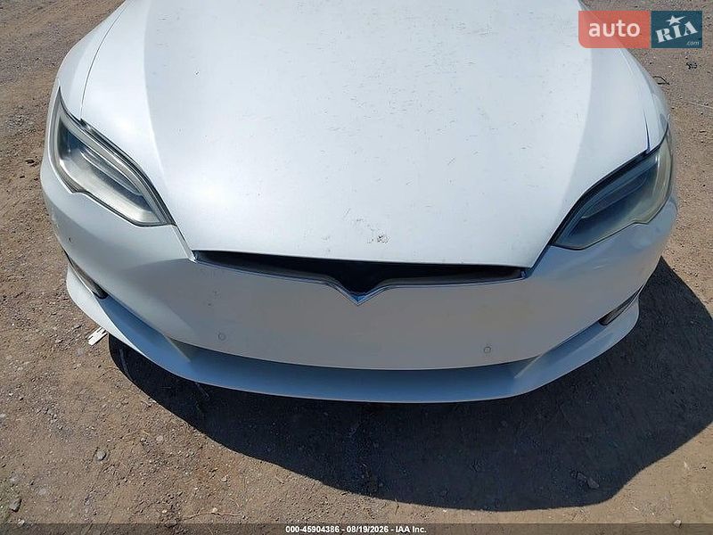Лифтбек Tesla Model S 2018 в Черновцах