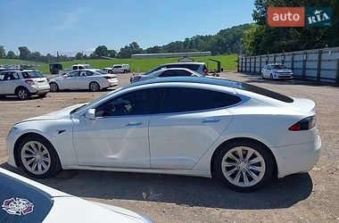 Лифтбек Tesla Model S 2018 в Черновцах