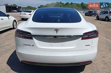 Лифтбек Tesla Model S 2018 в Черновцах