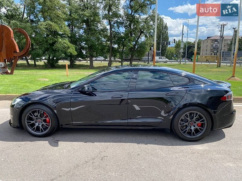Ліфтбек Tesla Model S 2021 в Києві