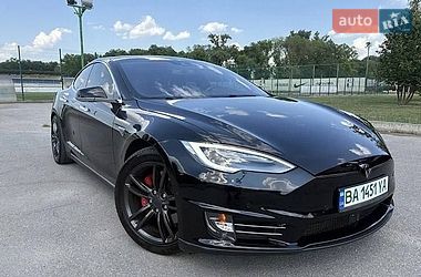 Ліфтбек Tesla Model S 2014 в Івано-Франківську