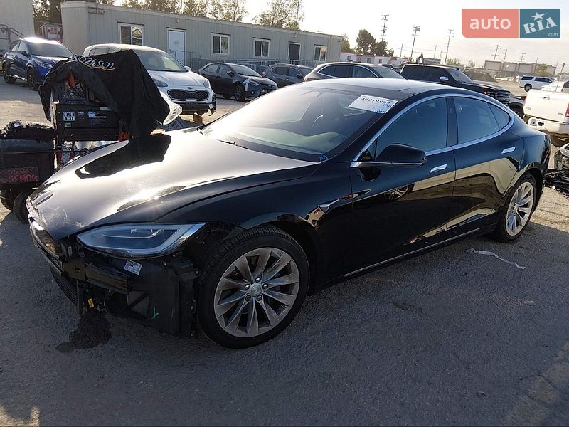 Лифтбек Tesla Model S 2017 в Тернополе