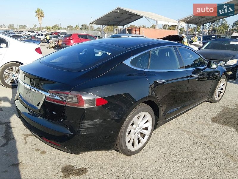 Лифтбек Tesla Model S 2017 в Тернополе