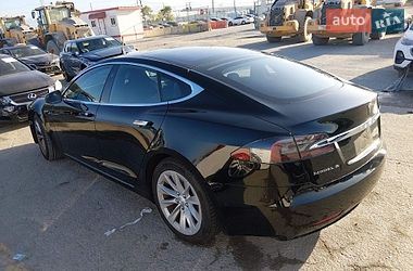 Лифтбек Tesla Model S 2017 в Тернополе