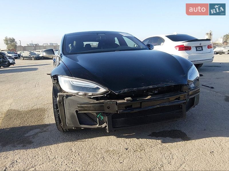 Лифтбек Tesla Model S 2017 в Тернополе