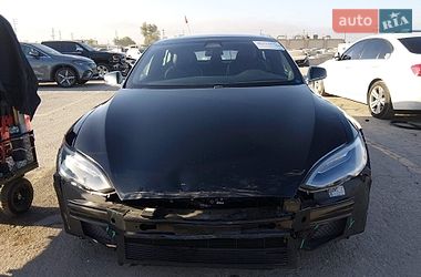 Лифтбек Tesla Model S 2017 в Тернополе