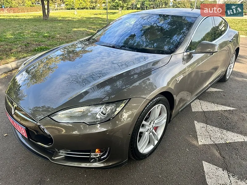 Tesla Model S