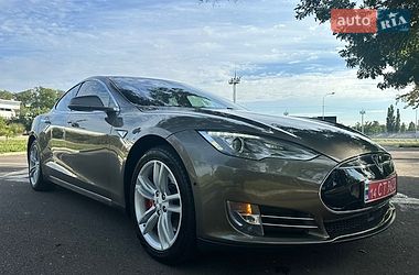Лифтбек Tesla Model S 2015 в Николаеве Лифтбек Tesla Model S 2015 в Николаеве