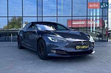 Лифтбек Tesla Model S 2018 в Львове Лифтбек Tesla Model S 2018 в Львове