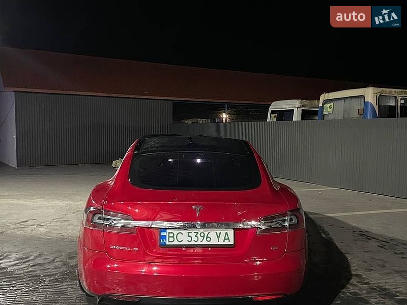 Ліфтбек Tesla Model S 2013 в Перемишлянах
