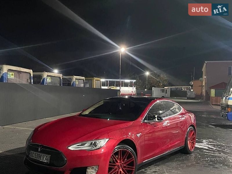 Ліфтбек Tesla Model S 2013 в Перемишлянах