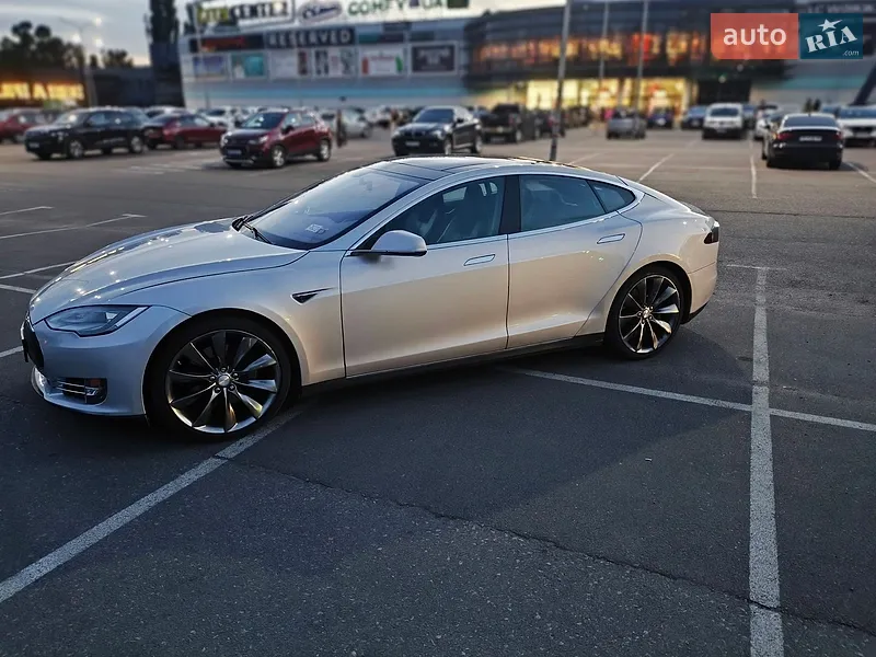Tesla Model S