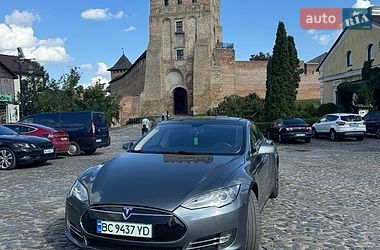 Лифтбек Tesla Model S 2014 в Львове