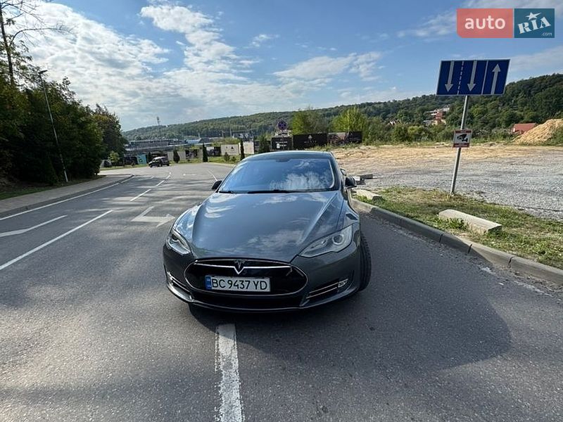 Лифтбек Tesla Model S 2014 в Львове фото 3 Лифтбек Tesla Model S 2014 в Львове