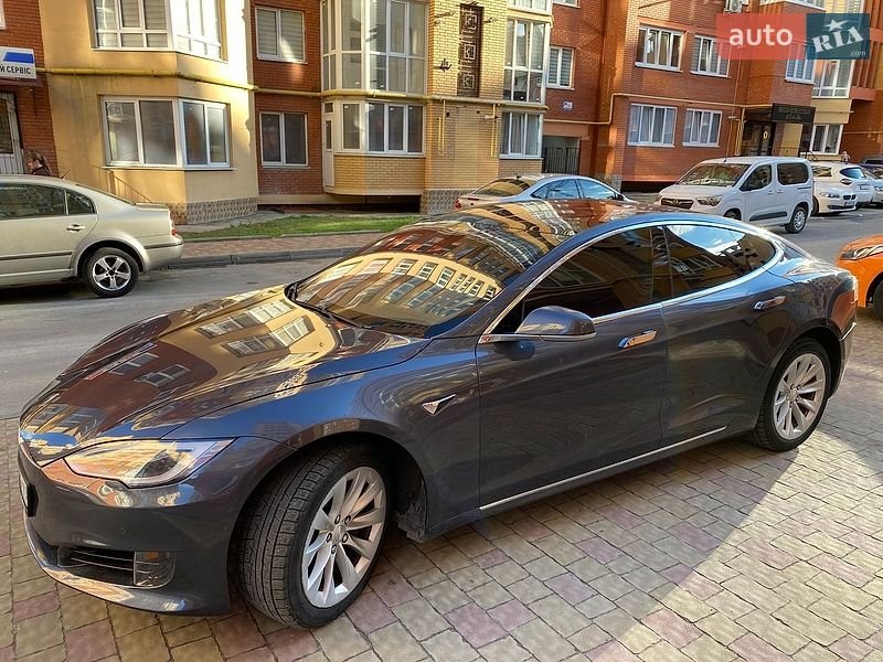 Лифтбек Tesla Model S 2016 в Тернополе фото 2 Лифтбек Tesla Model S 2016 в Тернополе
