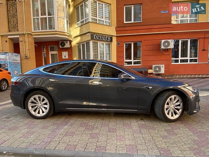 Лифтбек Tesla Model S 2016 в Тернополе фото 4 Лифтбек Tesla Model S 2016 в Тернополе