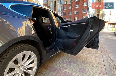 Лифтбек Tesla Model S 2016 в Тернополе фото 8 Лифтбек Tesla Model S 2016 в Тернополе