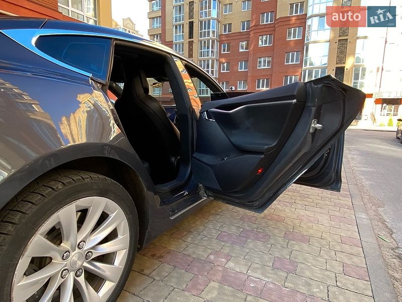 Лифтбек Tesla Model S 2016 в Тернополе фото 8 Лифтбек Tesla Model S 2016 в Тернополе