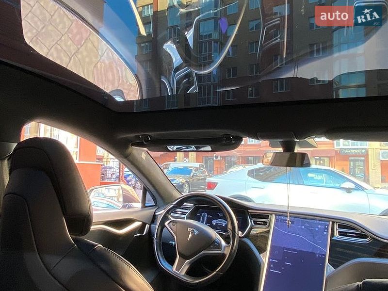 Лифтбек Tesla Model S 2016 в Тернополе фото 10 Лифтбек Tesla Model S 2016 в Тернополе