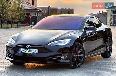 Ліфтбек Tesla Model S 2016 в Одесі