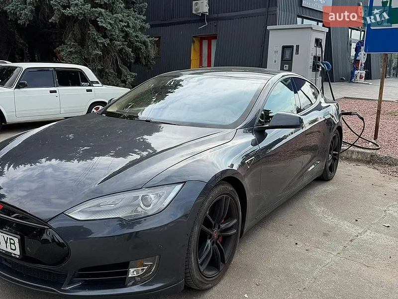 Tesla Model S