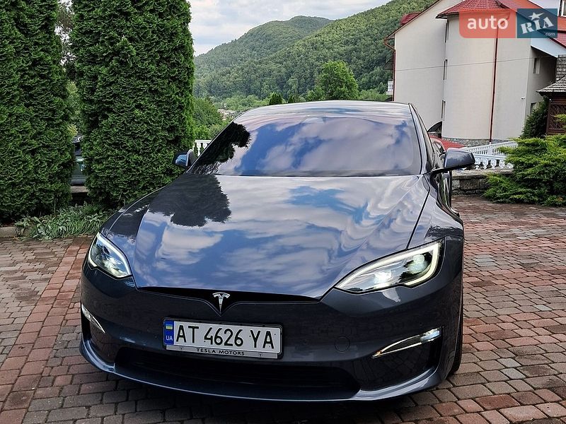 Лифтбек Tesla Model S 2021 в Коломые
