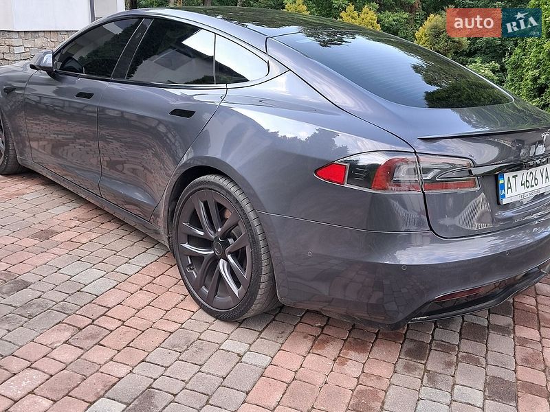 Лифтбек Tesla Model S 2021 в Коломые