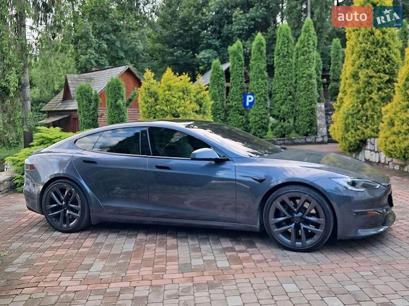 Лифтбек Tesla Model S 2021 в Коломые