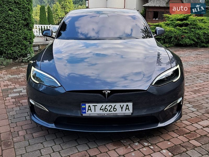 Лифтбек Tesla Model S 2021 в Коломые