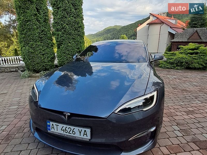 Лифтбек Tesla Model S 2021 в Коломые