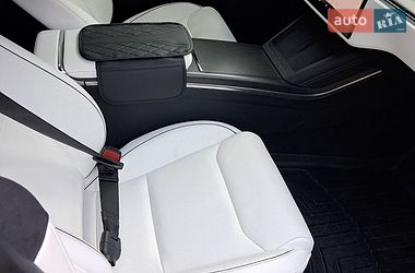 Лифтбек Tesla Model S 2021 в Коломые