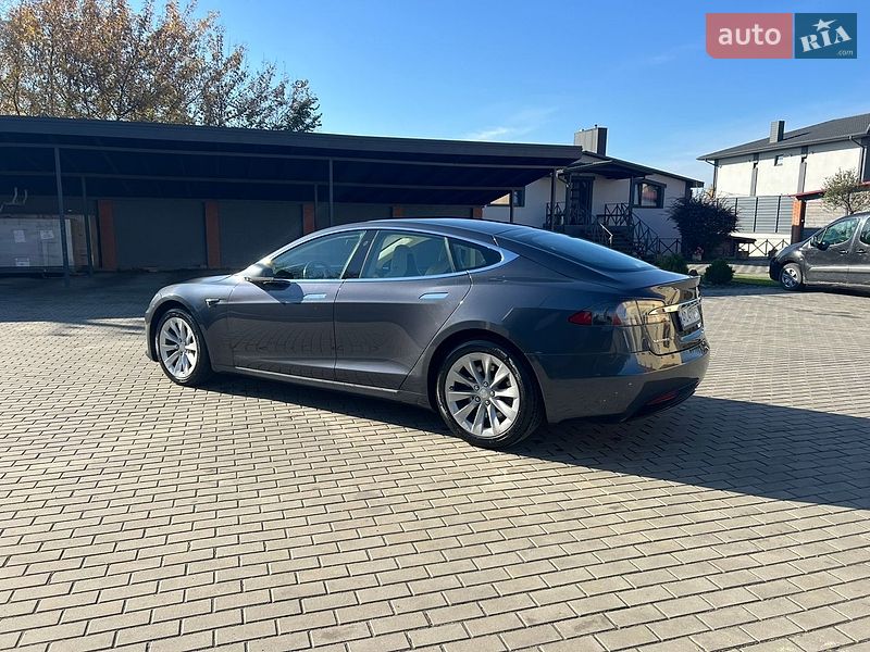 Ліфтбек Tesla Model S 2018 в Луцьку